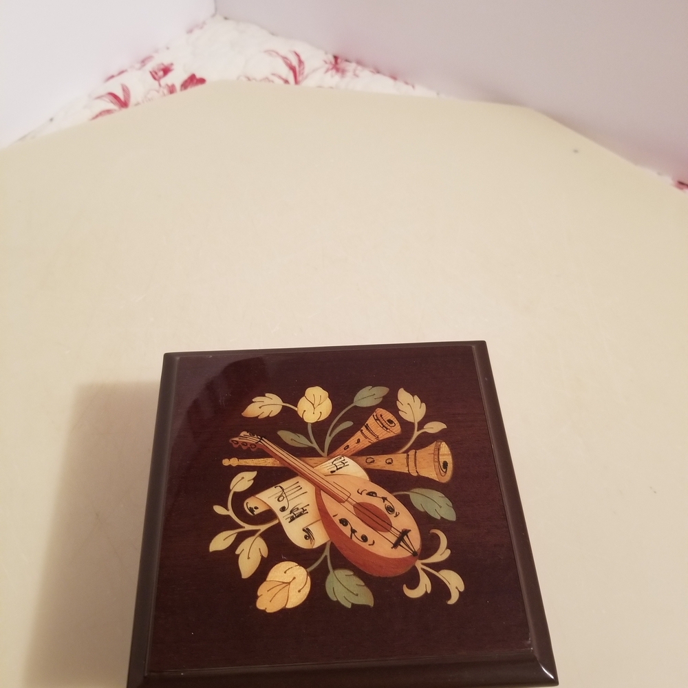Elegant Brown Trinket Box with Inlay Design